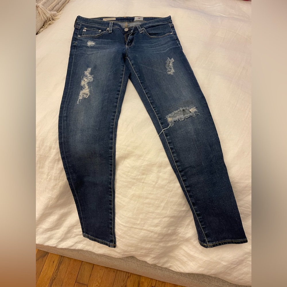 AG Stevie ankle Jean distressed. Sz 26R